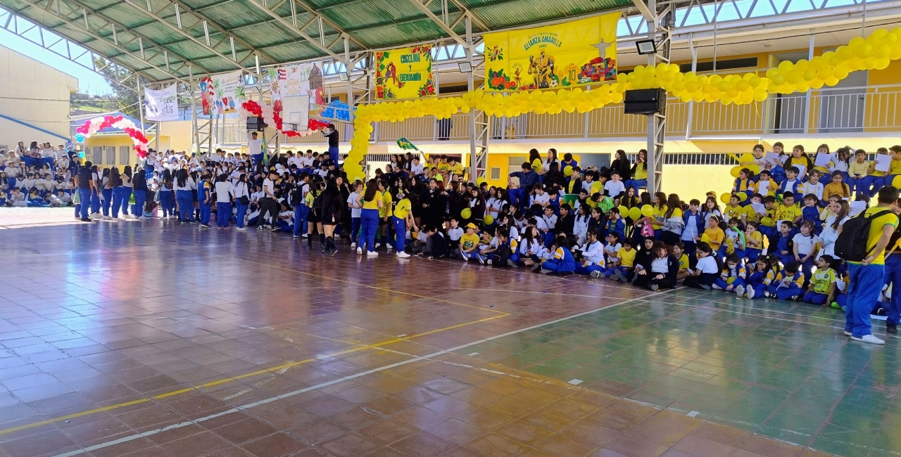 Comienzan las actividades de aniversario con las competencias deportivas y la presentación de barra 